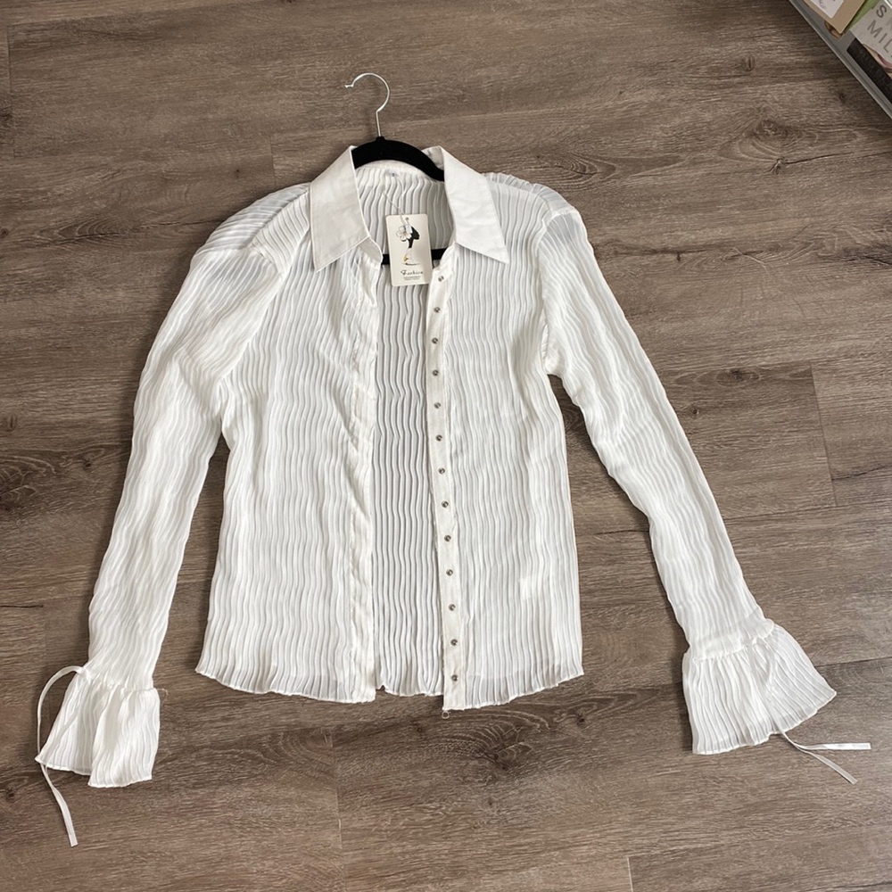 SHEER BUTTON UP